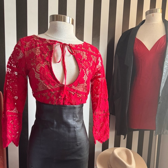 For Love And Lemons Tops - For Love and Lemons Gianna red lace top crop with attached lining Sz small